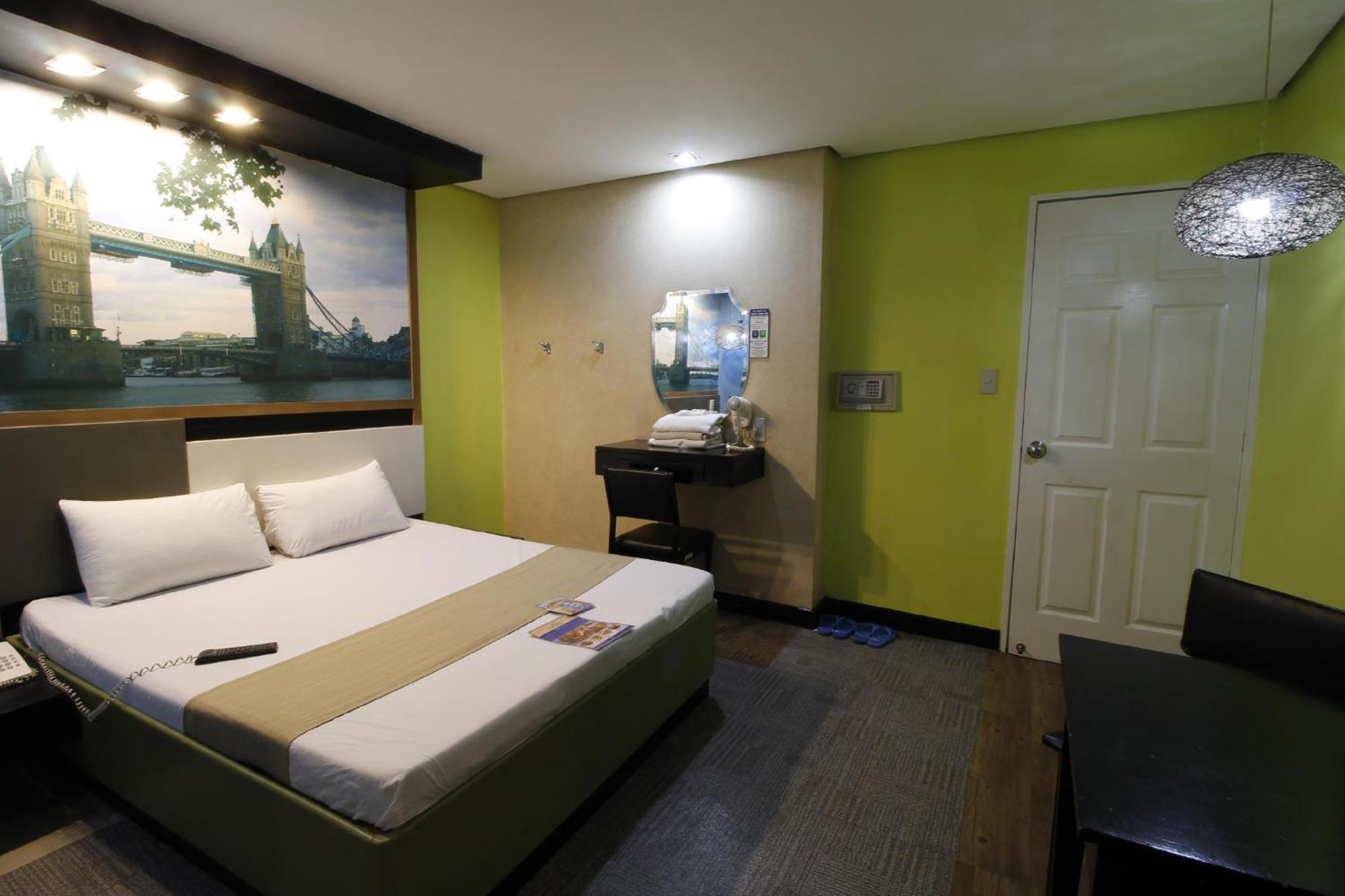 Hotel Dreamworld Araneta Cubao エクステリア 写真