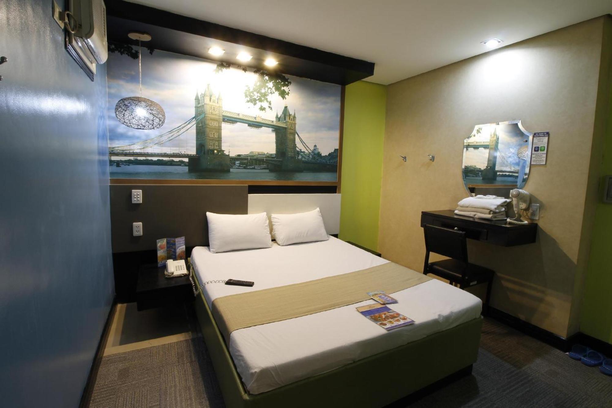 Hotel Dreamworld Araneta Cubao エクステリア 写真