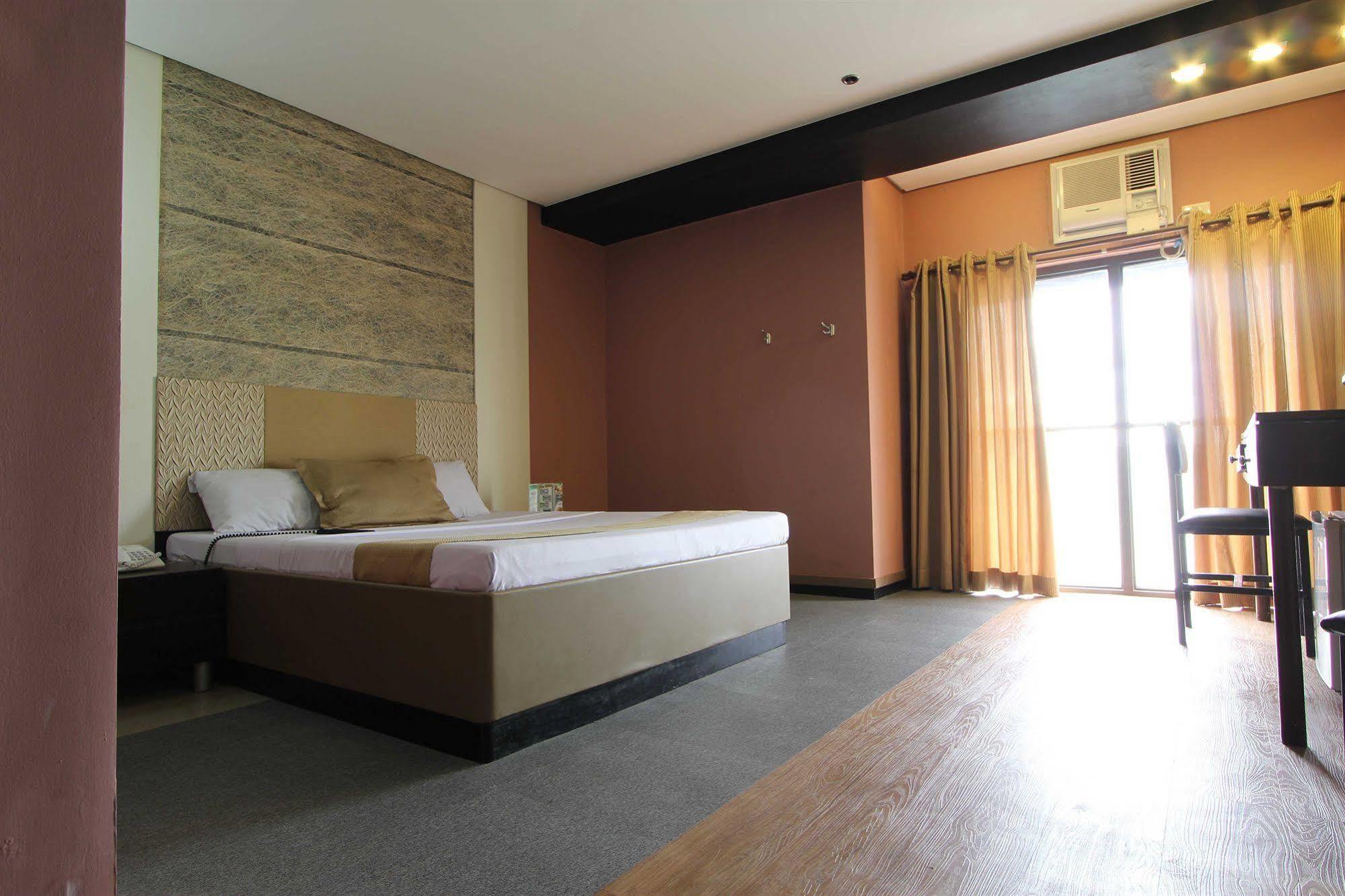 Hotel Dreamworld Araneta Cubao エクステリア 写真